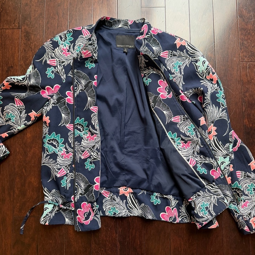 Banana Republic Bird Print Drapey Women’s Bomber Jacket in navy Size Medium - Picture 4 of 7